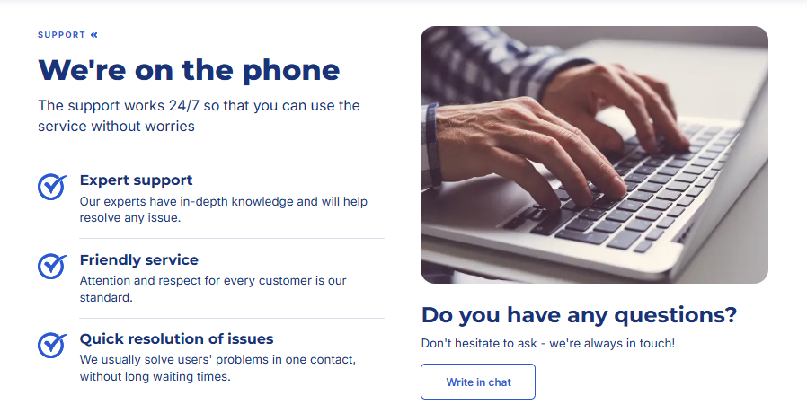 PQ.Hosting 24/7 customer support chat interface